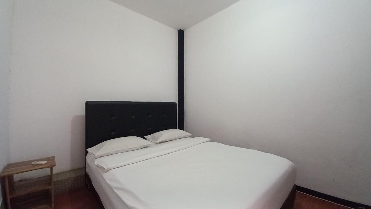 Dc Hotel & Hostel Labuan Bajo Exterior photo