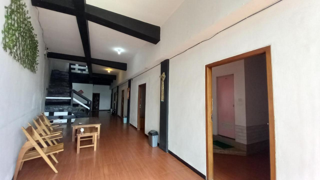 Dc Hotel & Hostel Labuan Bajo Exterior photo