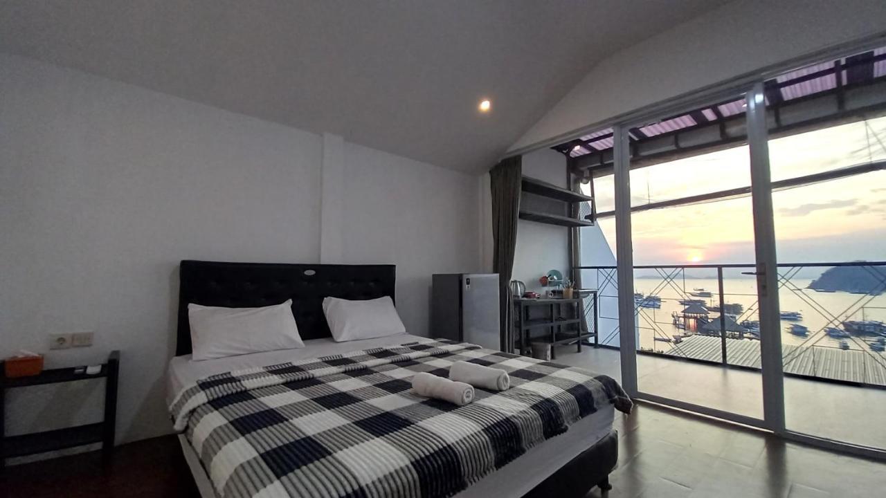 Dc Hotel & Hostel Labuan Bajo Exterior photo