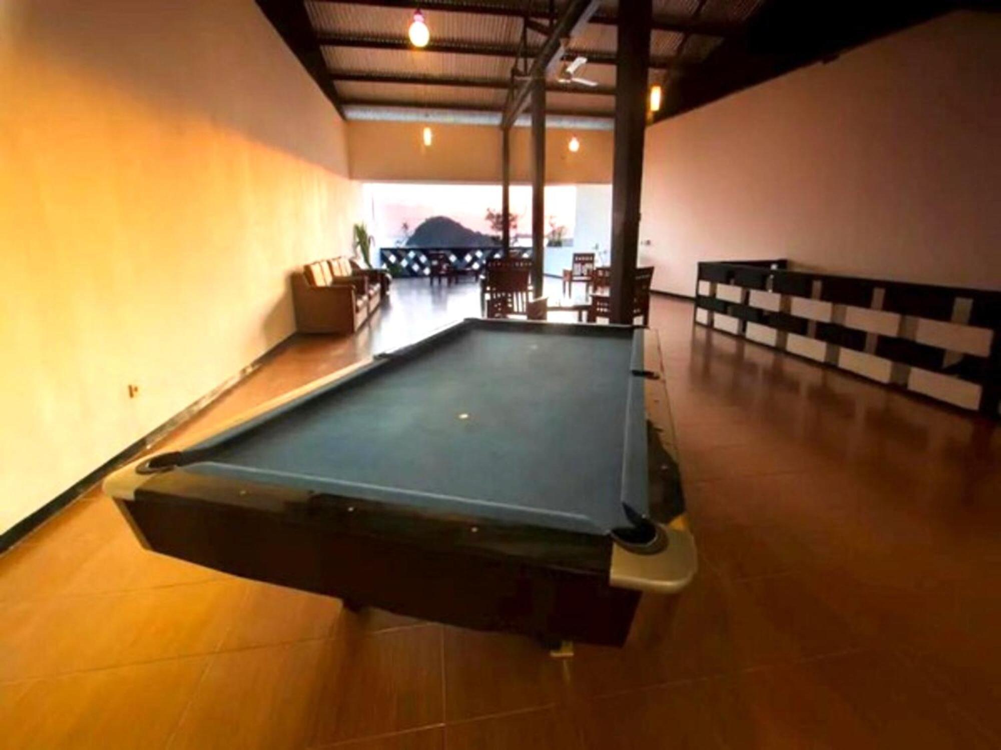 Dc Hotel & Hostel Labuan Bajo Exterior photo