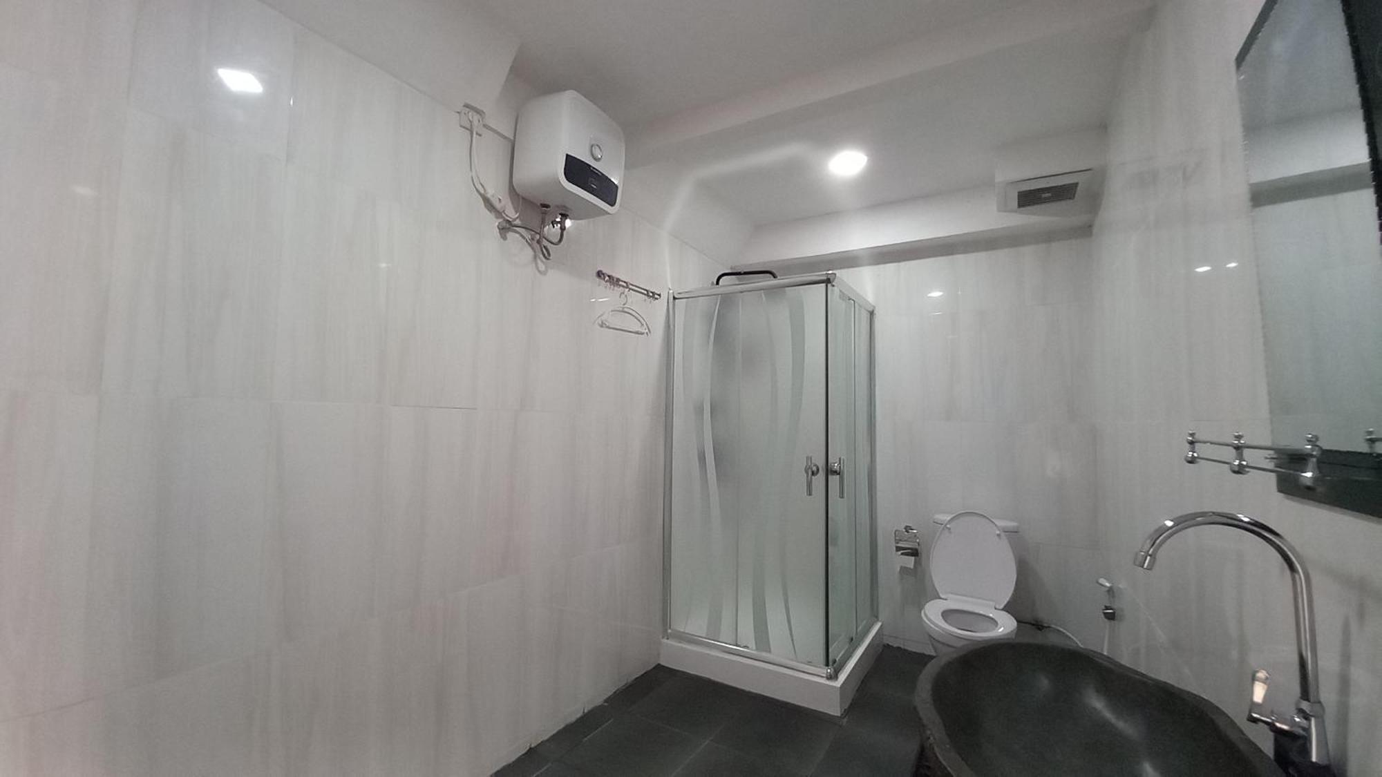 Dc Hotel & Hostel Labuan Bajo Exterior photo